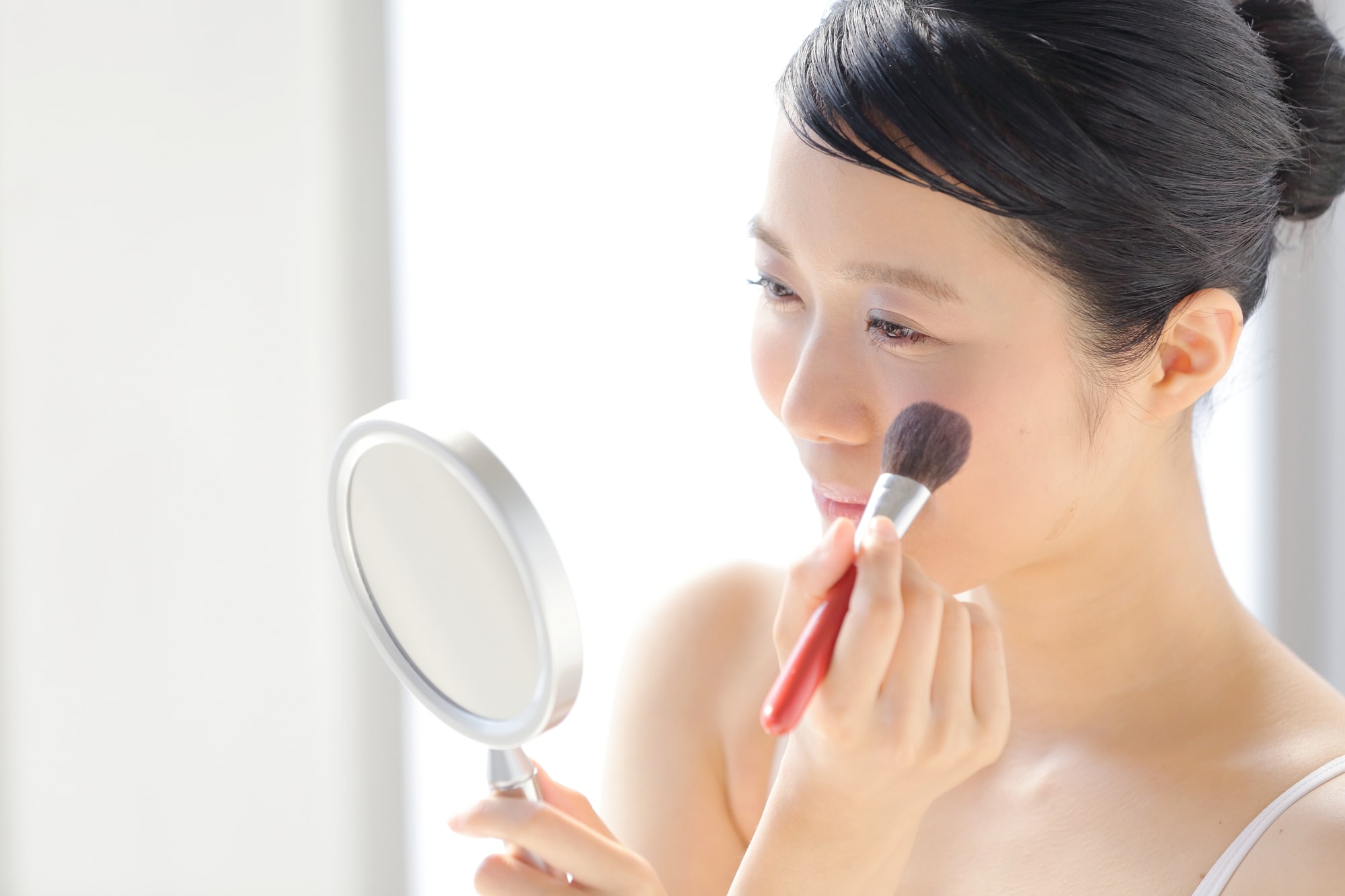 20代、30代、40代で違う!? 正しいチークの選び方と塗り方レッスン
